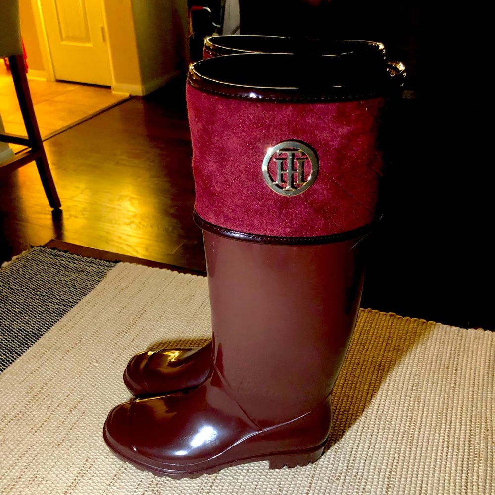 TOMMY HILFIGER BURGUNDY